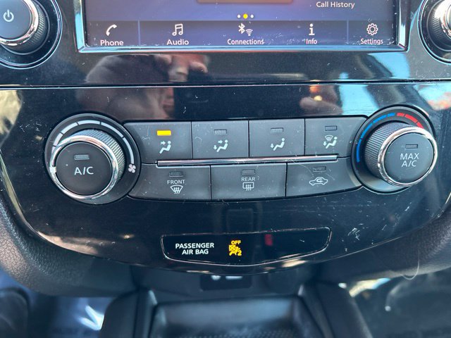 Used 2018 Nissan Rogue S AWD/4WD image 16
