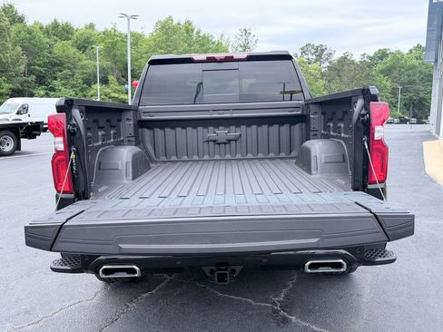 New 2026 Chevrolet Silverado 1500 High Country AWD/4WD image 9