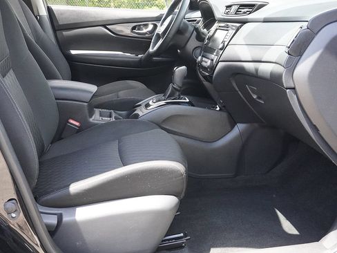 Used 2018 Nissan Rogue SV w/ Premium Package AWD/4WD image 24
