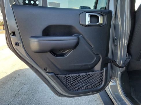 Used 2020 Jeep Gladiator Sport w/ Quick Order Package 24S image 9