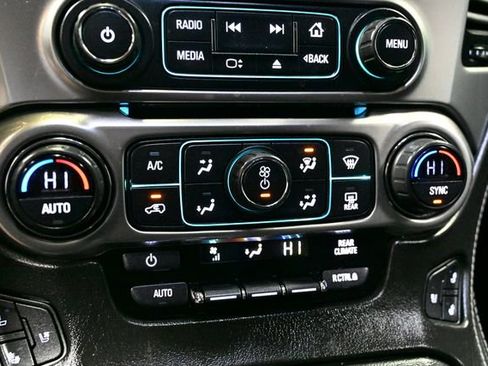 Used 2019 Chevrolet Suburban Premier AWD/4WD image 29