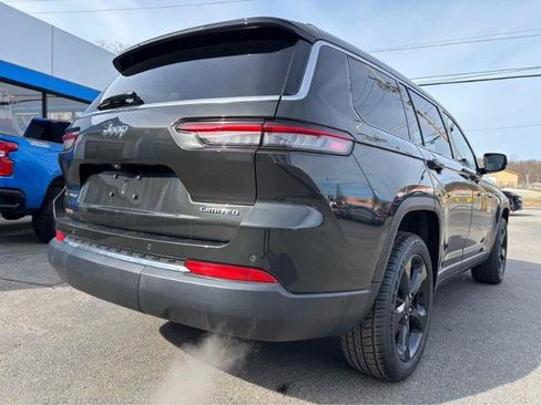 Used 2023 Jeep Grand Cherokee L Limited w/ Trailer Tow Group (B) AWD/4WD image 11