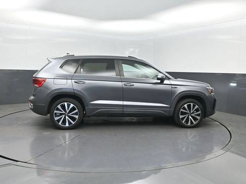 Used 2022 Volkswagen Taos SE FWD image 36