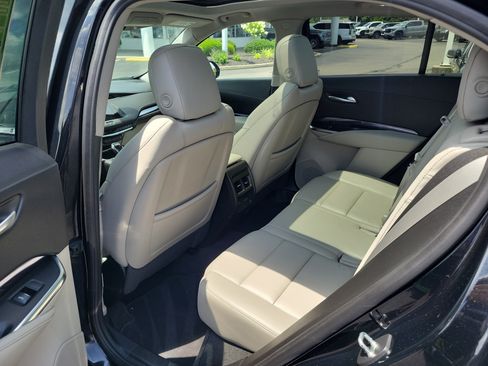 Used 2023 Cadillac XT4 Luxury w/ Cold Weather Package FWD image 15