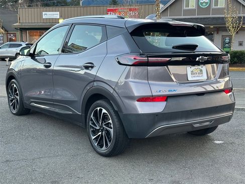 Used 2023 Chevrolet Bolt EUV Premier w/ Sun & Sound Package image 8