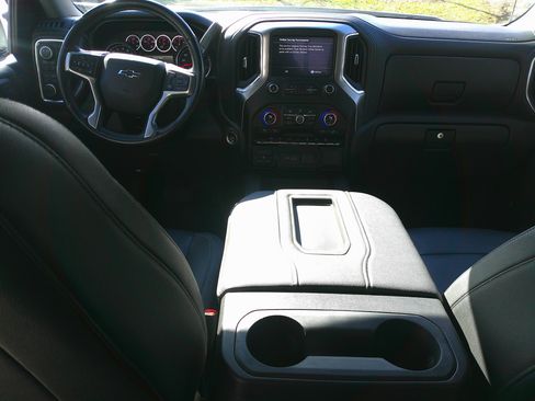 Used 2021 Chevrolet Silverado 1500 LT Trail Boss w/ Convenience Package II image 30