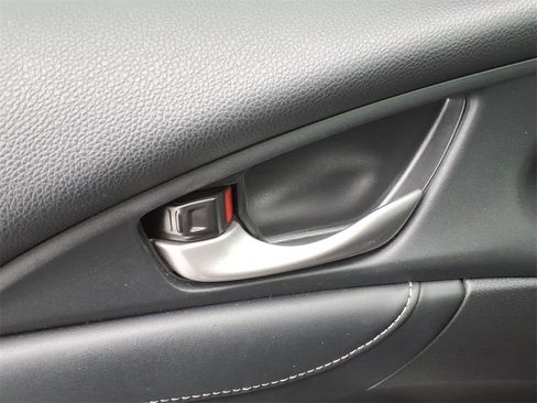 Used 2019 Honda Insight Touring image 17