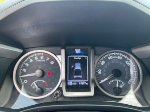 Used 2023 Toyota Tacoma SR5 AWD/4WD image 4