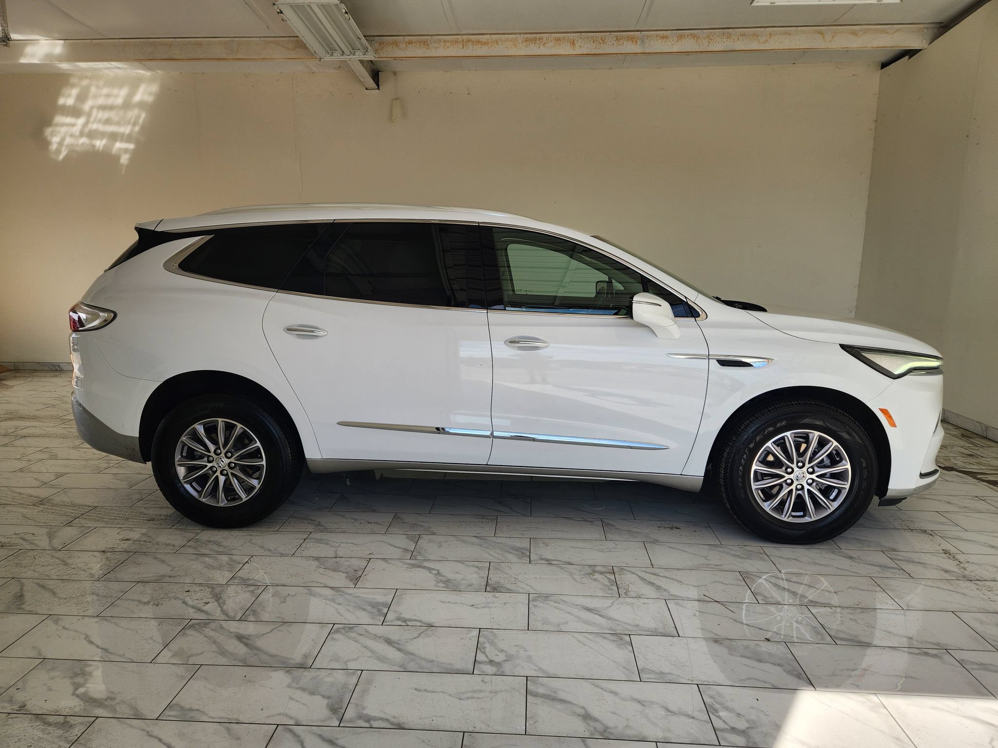 Used 2023 Buick Enclave Essence w/ Trailering Package, 5000 lbs. FWD image 4