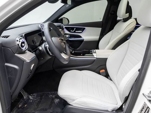 Used 2026 Mercedes-Benz GLC 300 4MATIC image 11