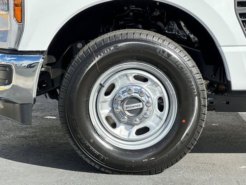 New 2026 Ford F250 XL w/ XL Chrome Package image 22