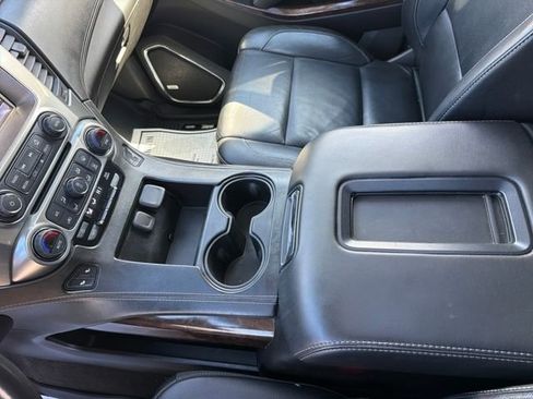 Used 2017 Chevrolet Suburban LT image 32