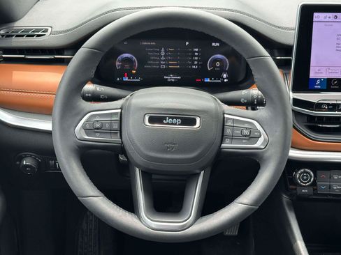 Used 2025 Jeep Compass Limited w/ Elite Group AWD/4WD image 12