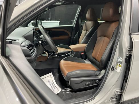 Used 2026 Subaru Forester Touring AWD/4WD image 14