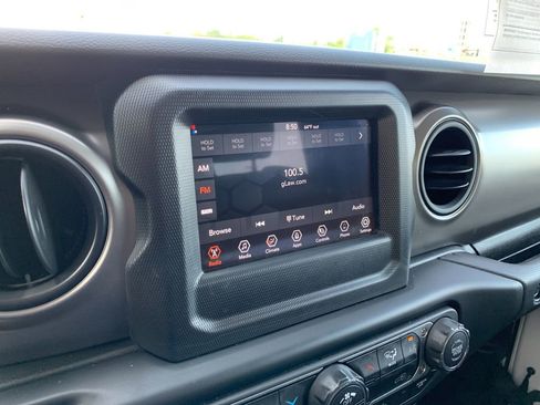 Used 2022 Jeep Wrangler Sport AWD/4WD image 22