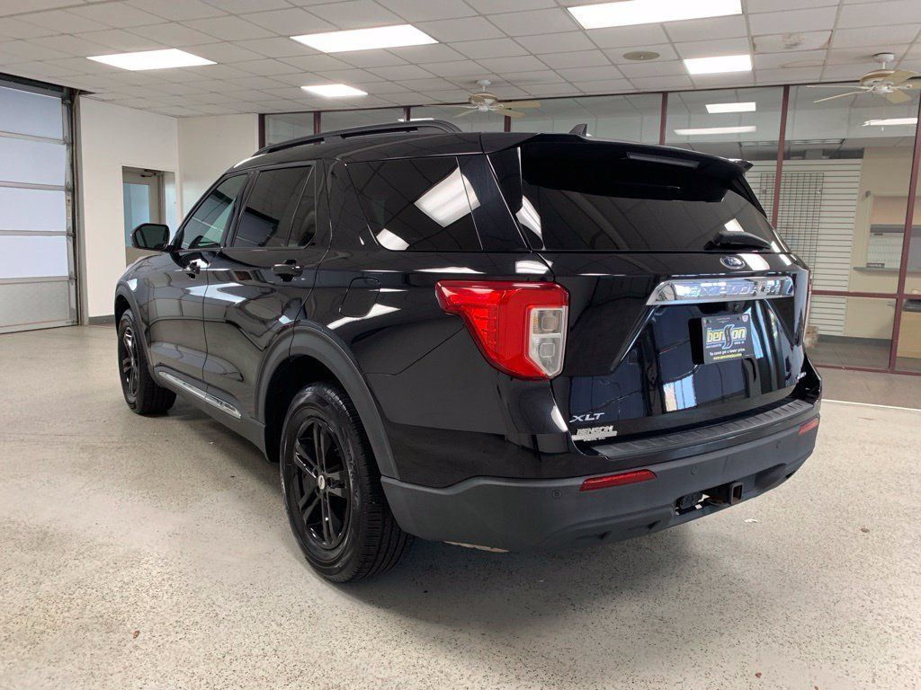 Used 2021 Ford Explorer XLT w/ Class III Trailer Tow Package AWD/4WD image 4