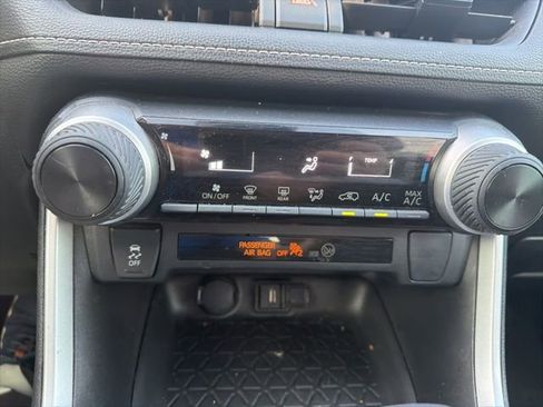 Used 2022 Toyota RAV4 LE image 20