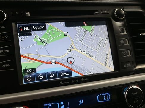 Used 2017 Toyota Highlander XLE image 19