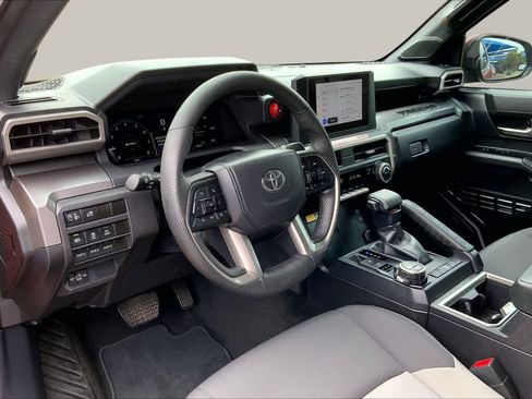 Used 2024 Toyota Tacoma TRD Off-Road w/ TRD Off Road Upgrade Package AWD/4WD image 18