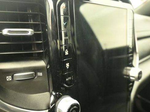 Used 2024 RAM 1500 Laramie AWD/4WD image 21