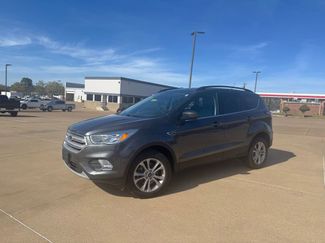Used 2018 Ford Escape SE w/ Ford Safe & Smart Package video 1