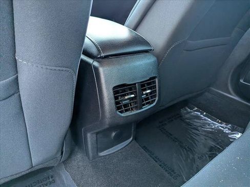 Used 2019 Ford Fusion SE FWD image 24