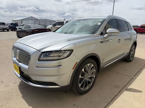 Used 2023 Lincoln Nautilus Reserve FWD image 4