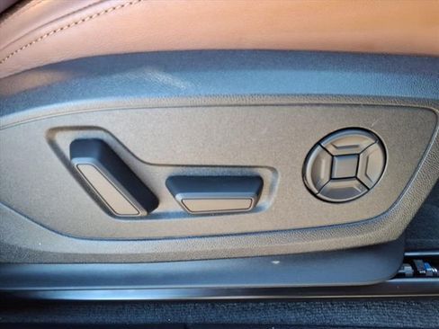 Used 2023 Audi Q3 2.0T Premium w/ Convenience Package image 6