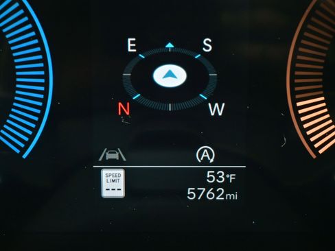 Used 2025 Hyundai Santa Fe XRT image 25