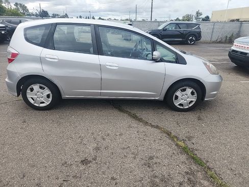 Used 2013 Honda Fit image 17