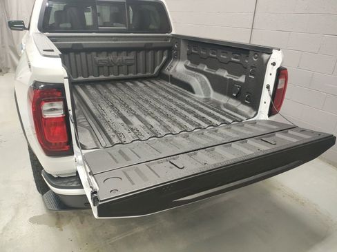 New 2026 GMC Canyon Elevation w/ Convenience Package image 21