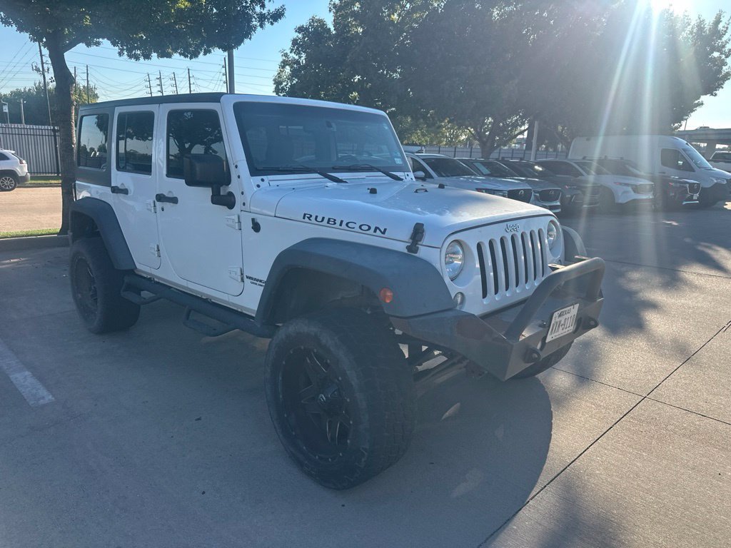 Used 2015 Jeep Wrangler Unlimited Rubicon w/ Connectivity Group AWD/4WD image 3