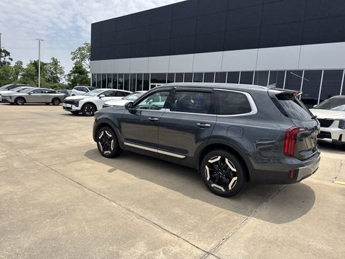 Used 2024 Kia Telluride S w/ S Sunroof Package FWD image 4
