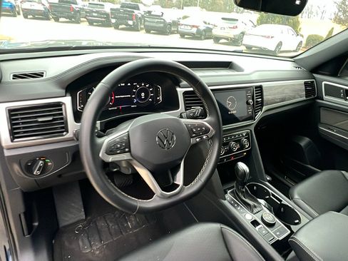 Used 2023 Volkswagen Atlas Cross Sport SE image 25
