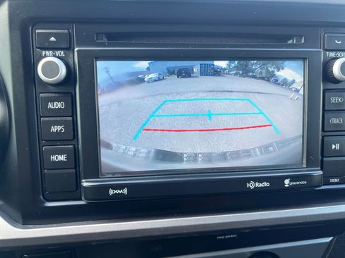 Used 2019 Toyota Tacoma SR5 AWD/4WD image 23