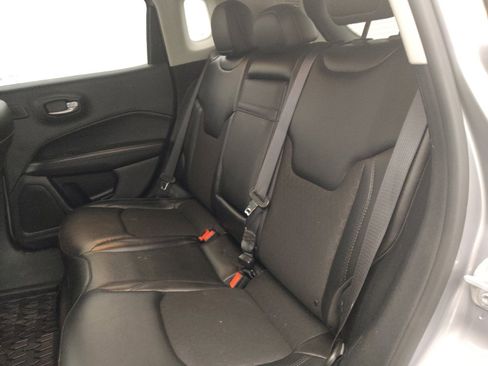 Used 2018 Jeep Compass Latitude w/ Popular Equipment Group AWD/4WD image 18