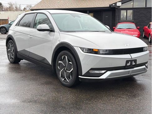 Used 2024 Hyundai Ioniq 5 SE image 3