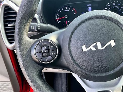 Used 2022 Kia Soul LX FWD image 18