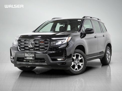 Used 2023 Honda Passport TrailSport image 1