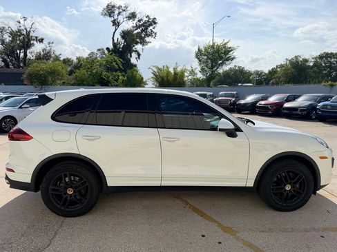 Used 2017 Porsche Cayenne AWD/4WD image 6