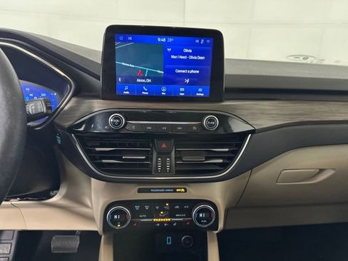 Used 2020 Ford Escape Titanium image 21