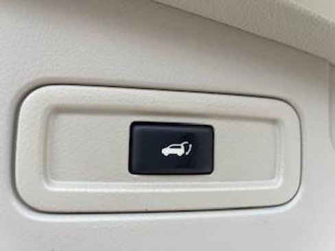 Used 2014 Nissan Murano LE w/ Platinum Edition Package image 13