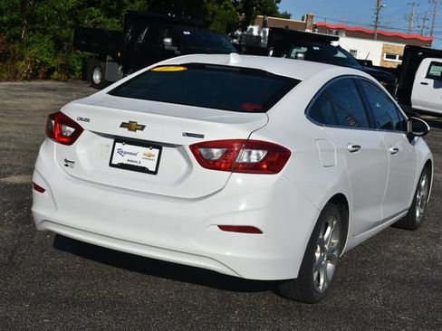 Used 2017 Chevrolet Cruze Premier FWD image 3