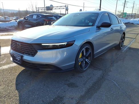 Used 2024 Honda Accord Sport image 3