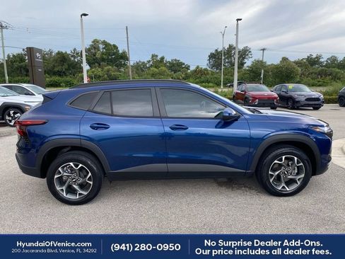 Used 2024 Chevrolet Trax LT FWD image 27