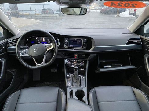 Used 2024 Volkswagen Jetta SE FWD image 14