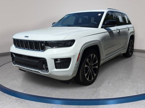 Used 2023 Jeep Grand Cherokee Overland w/ Adv Protech Group III AWD/4WD image 1