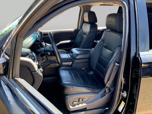 Used 2015 GMC Yukon Denali w/ Touring Package AWD/4WD image 7