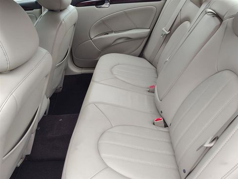 Used 2009 Buick Lucerne CXL w/ Driver Confidence Package FWD image 8