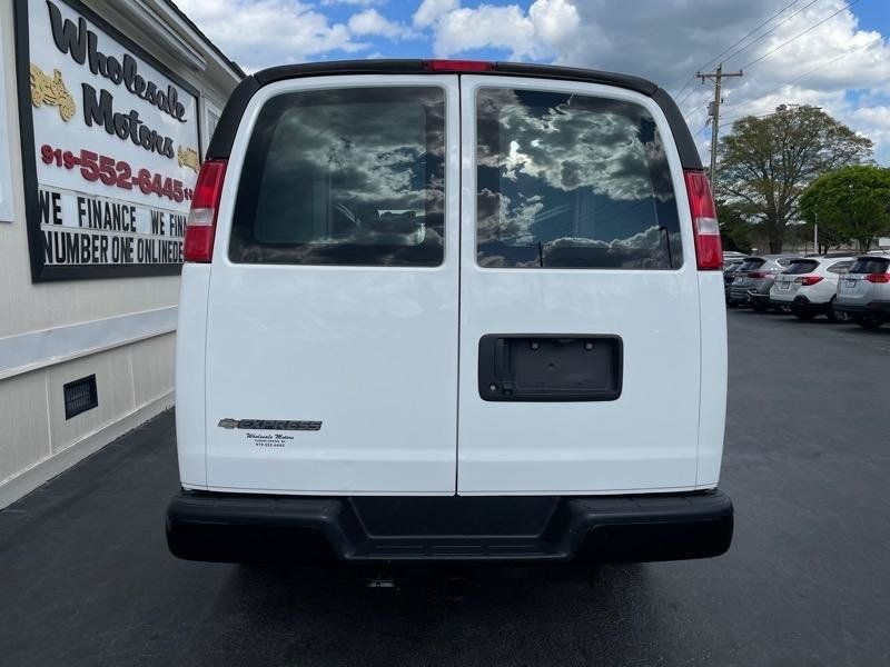 Used 2020 Chevrolet Express 3500 w/ Driver Convenience Package RWD image 6